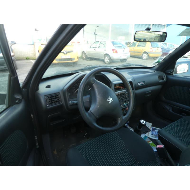 Vitre arriere droit PEUGEOT 106 Photo n°11
