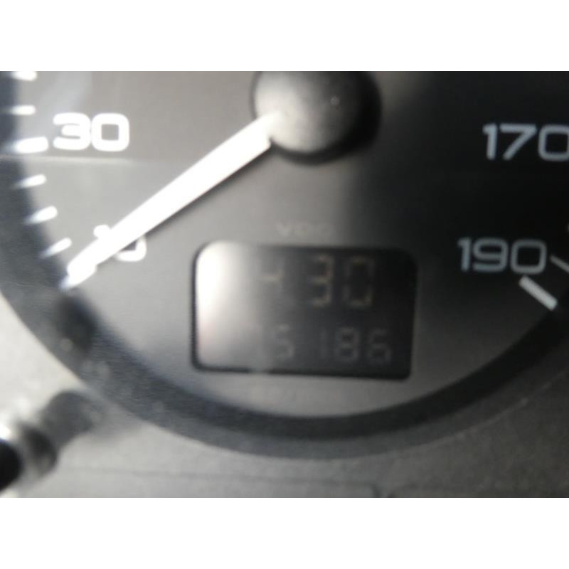 Vitre arriere droit PEUGEOT 106 Photo n°14