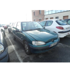 Vitre arriere droit PEUGEOT 106