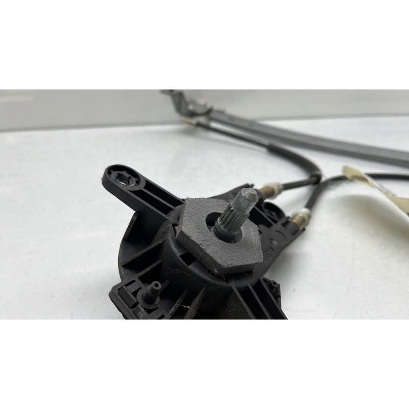Leve vitre mecanique arriere droit PEUGEOT 106 Photo n°6
