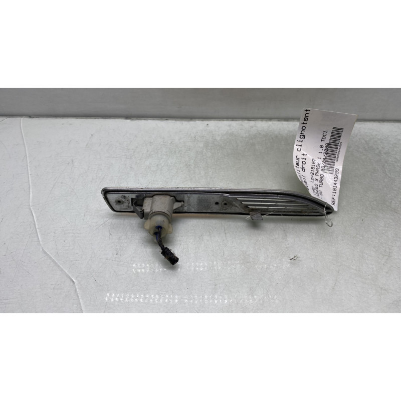 Repetiteur clignotant avant droit  (Feux) FORD MONDEO 3 Photo n°2