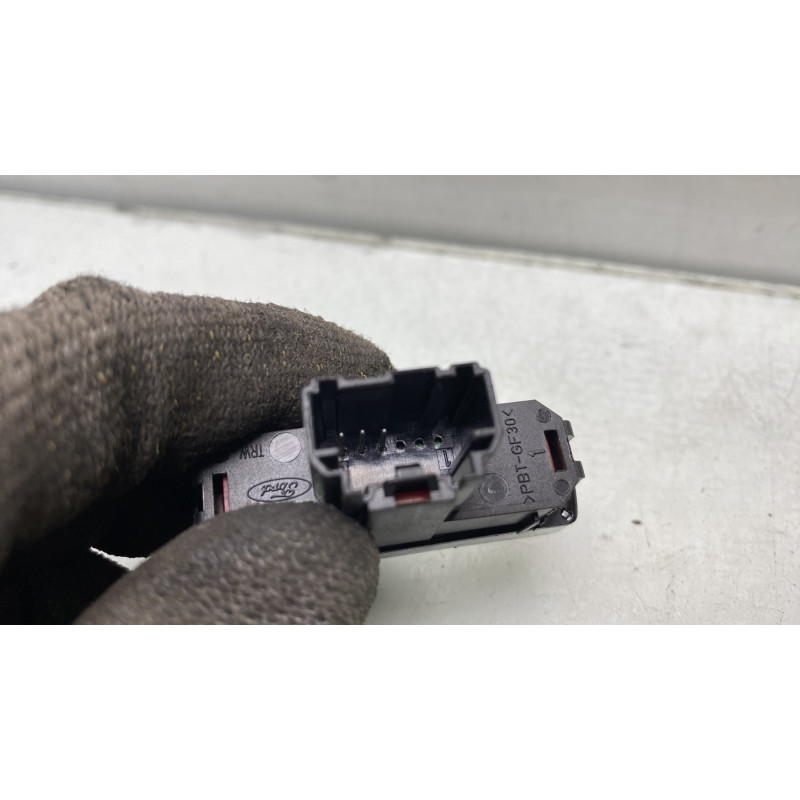 Bouton de warning FORD MONDEO 3 Photo n°3