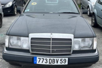 Optique avant secondaire gauche (feux)(clignotant) MERCEDES 300 C124