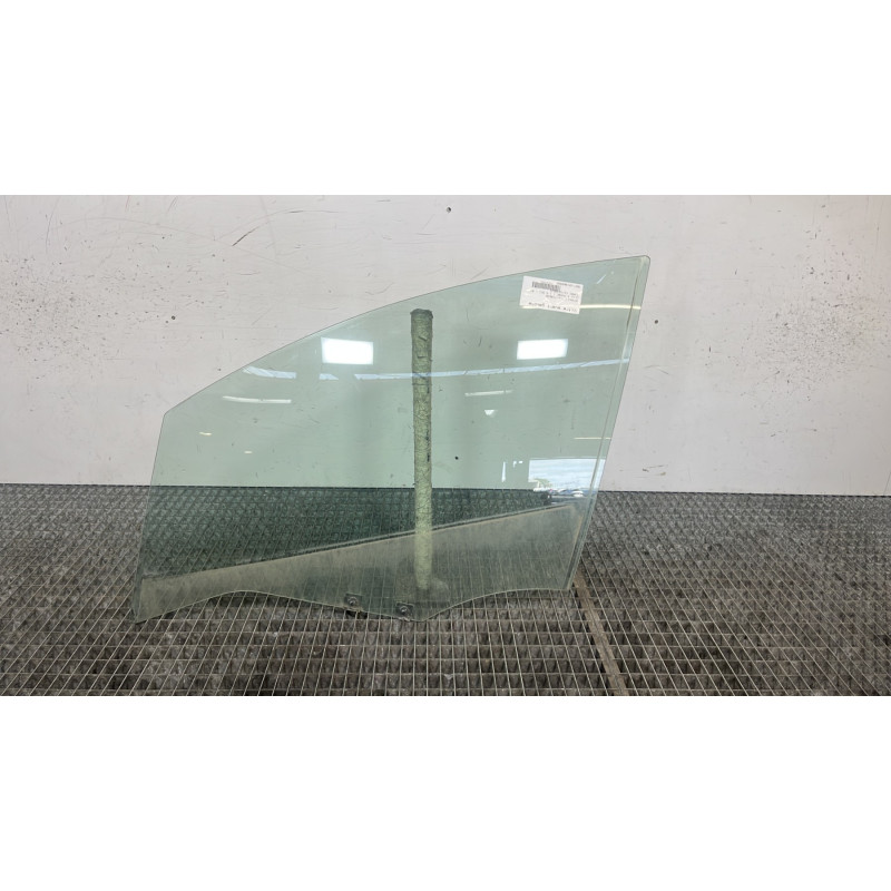 Vitre avant gauche RENAULT CLIO 4 Photo n°1