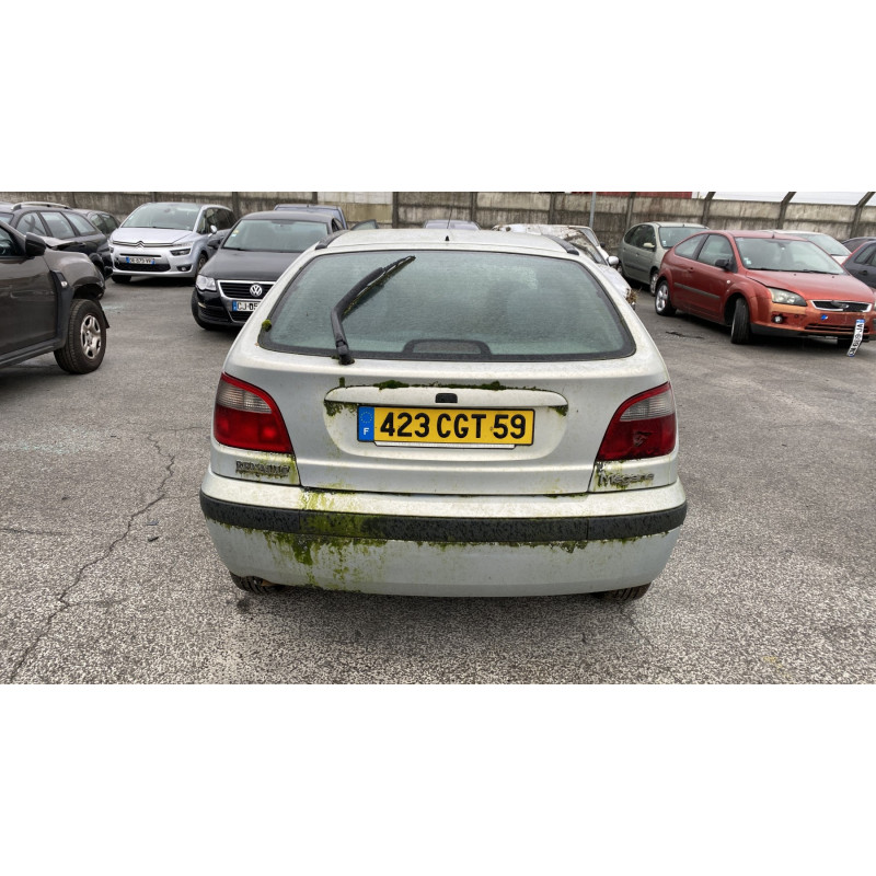 Porte arriere gauche RENAULT MEGANE 1 Photo n°10