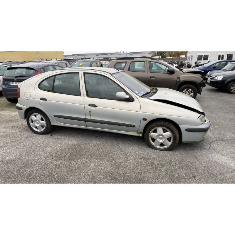 Porte arriere gauche RENAULT MEGANE 1 Photo n°12