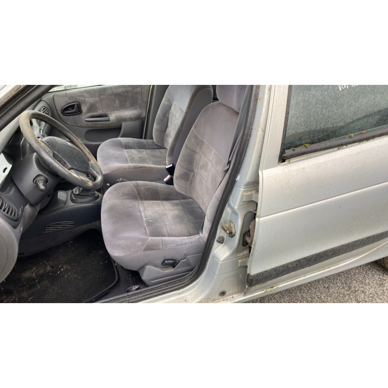 Porte arriere gauche RENAULT MEGANE 1 Photo n°15