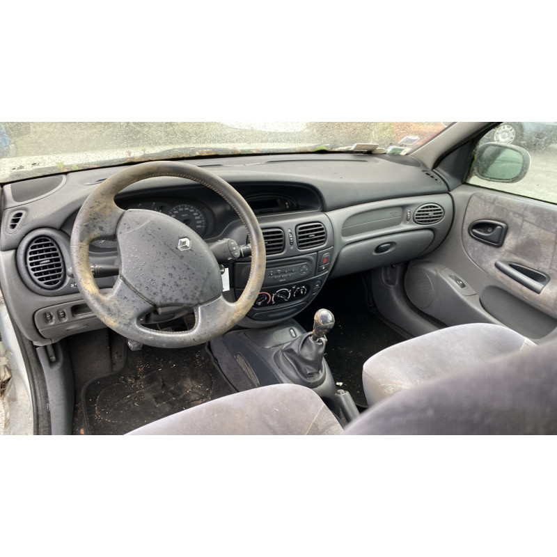 Porte arriere gauche RENAULT MEGANE 1 Photo n°18