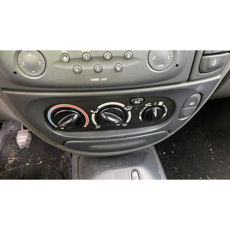 Porte arriere gauche RENAULT MEGANE 1 Photo n°20