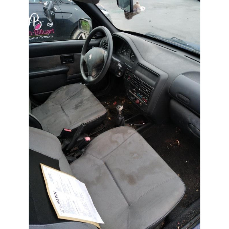 Porte avant droit PEUGEOT 106 Photo n°9