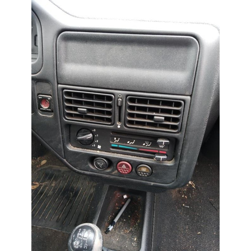Porte avant droit PEUGEOT 106 Photo n°10