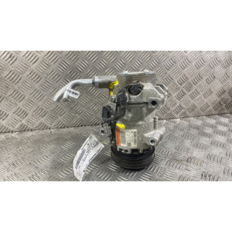Compresseur clim RENAULT CLIO 4 Photo n°1