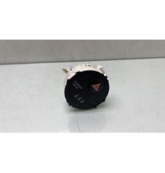 Bouton de warning TOYOTA YARIS 3 Photo n°1