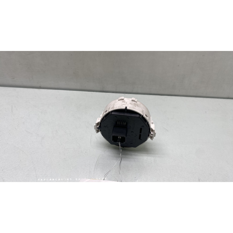 Bouton de warning TOYOTA YARIS 3 Photo n°2