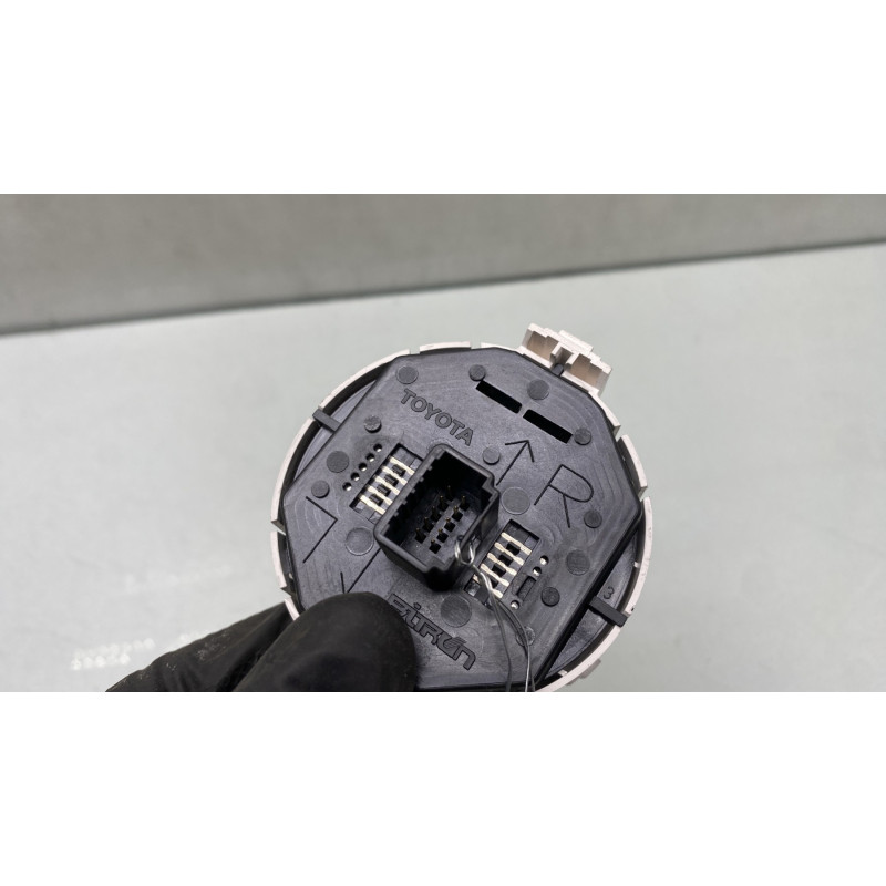 Bouton de warning TOYOTA YARIS 3 Photo n°3