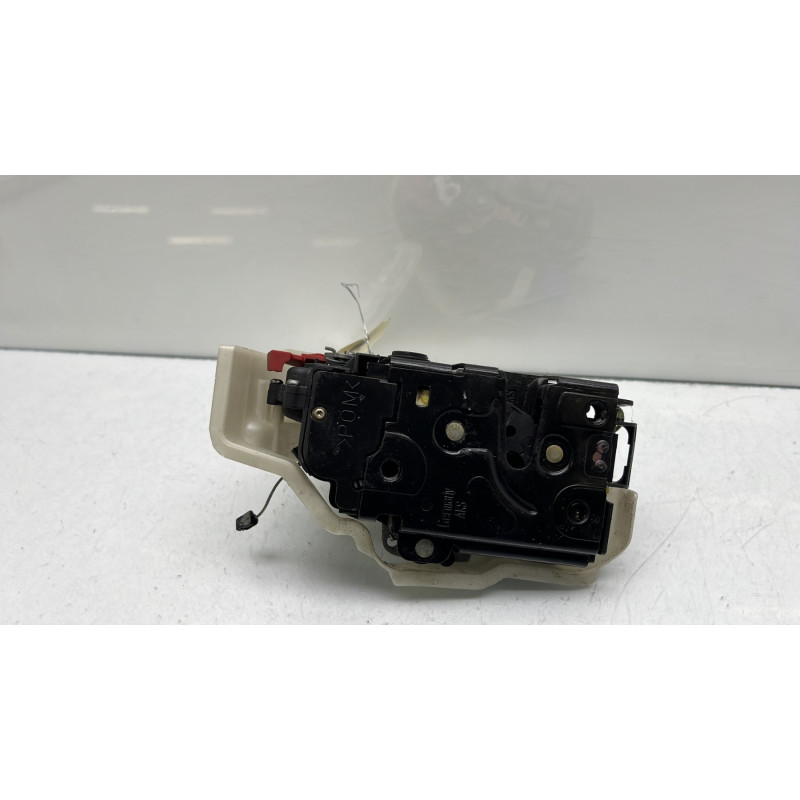 Serrure arriere gauche VOLKSWAGEN GOLF 5 Photo n°4
