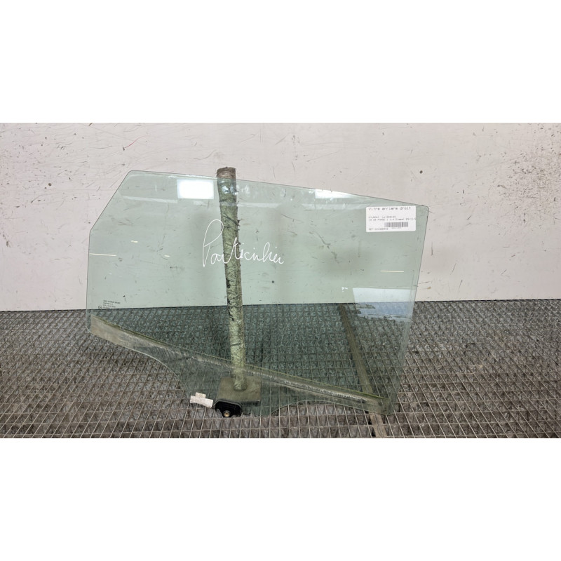 Vitre arriere droit HYUNDAI IX 20 Photo n°1