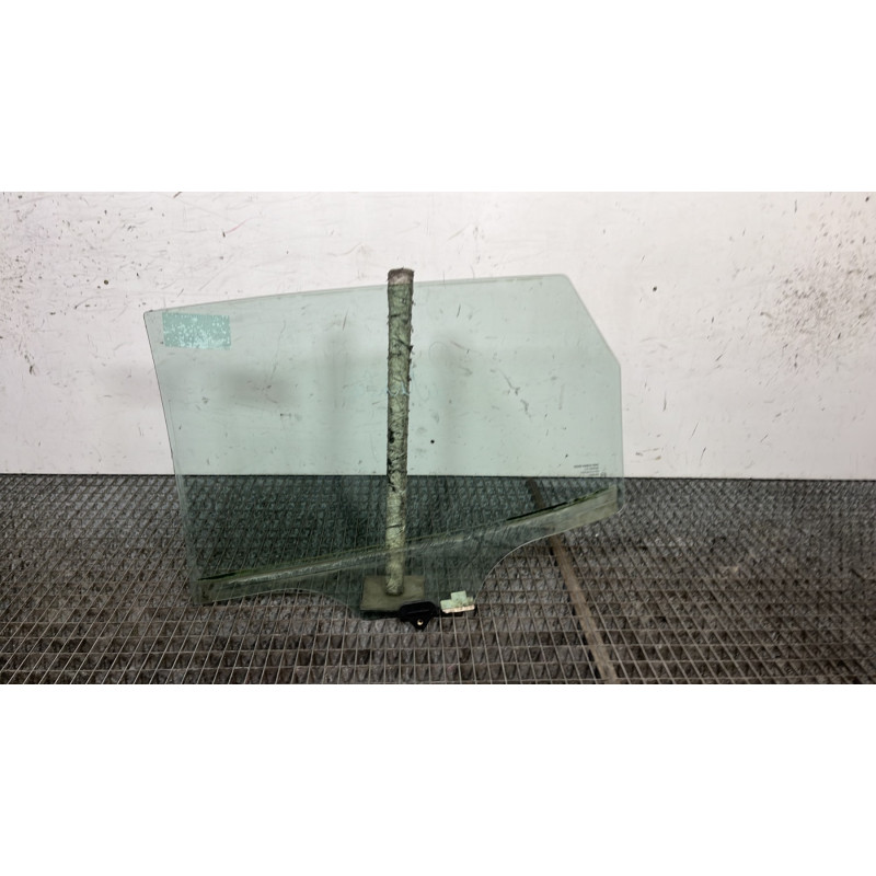 Vitre arriere droit HYUNDAI IX 20 Photo n°4