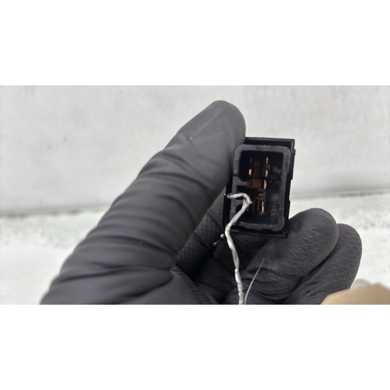 Interrupteur de leve vitre arriere droit HYUNDAI IX 20 Photo n°4