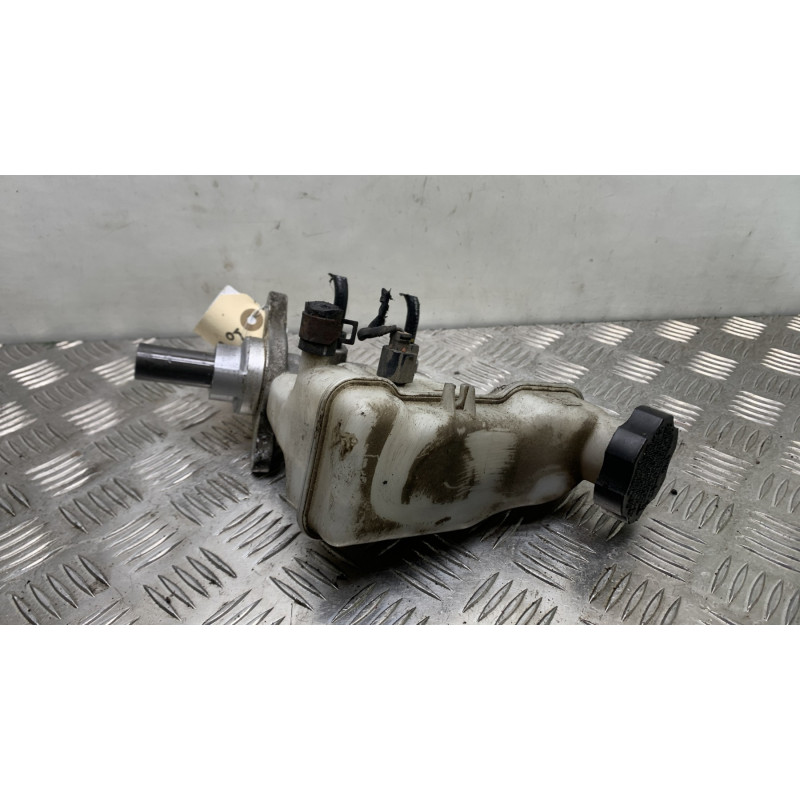 Maitre cylindre (freinage) HYUNDAI IX 20 Photo n°1