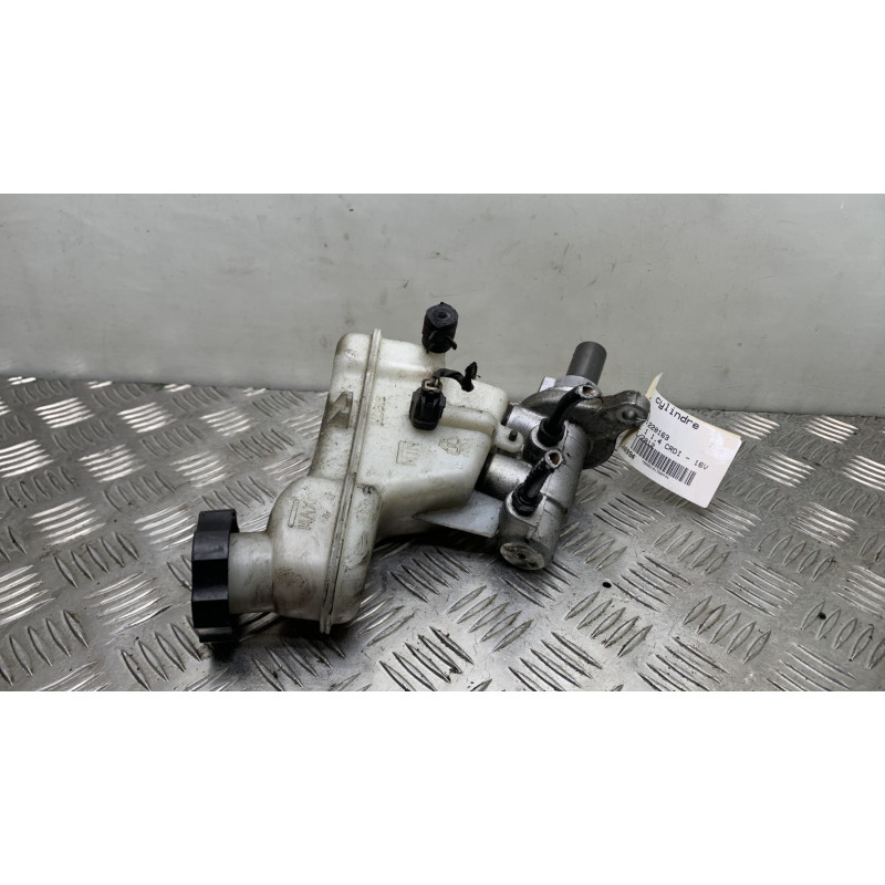 Maitre cylindre (freinage) HYUNDAI IX 20 Photo n°2