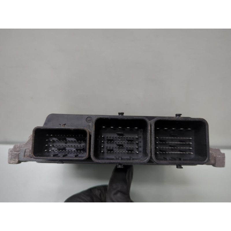 Calculateur moteur PEUGEOT 308 2 Photo n°3