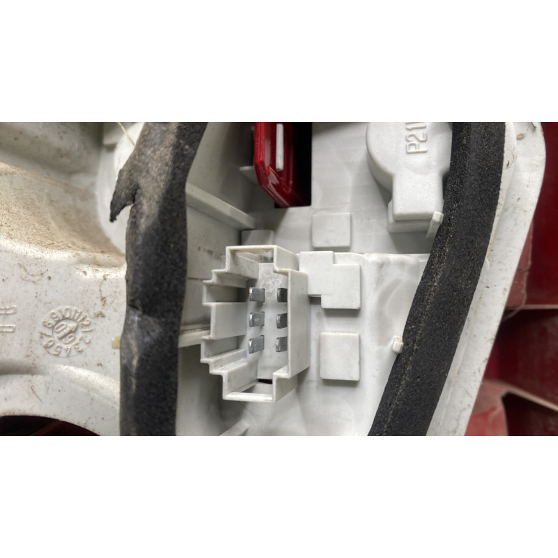 Feu arriere principal droit (feux) SKODA YETI Photo n°3