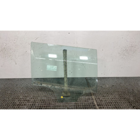 Vitre arriere droit SKODA YETI Photo n°1
