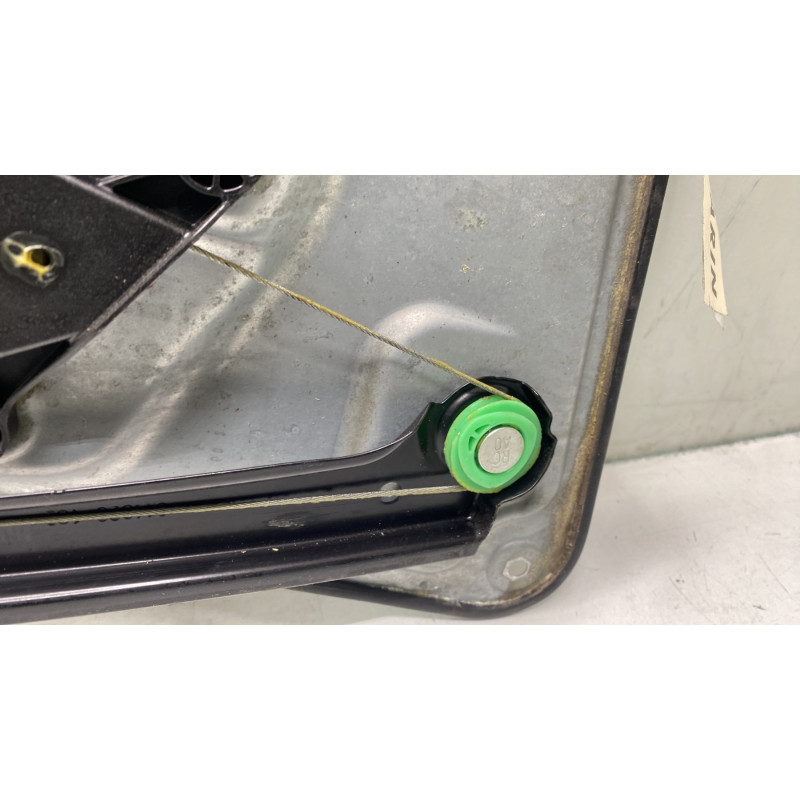 Leve vitre electrique arriere droit SKODA YETI Photo n°5