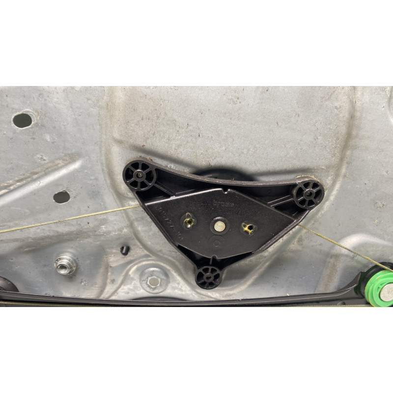 Leve vitre electrique arriere droit SKODA YETI Photo n°6