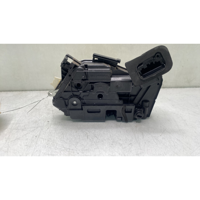 Serrure arriere droit SKODA YETI Photo n°3