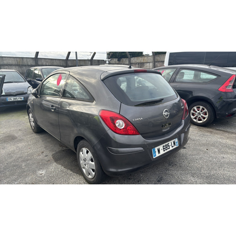 Feu arriere principal gauche (feux) OPEL CORSA D Photo n°9