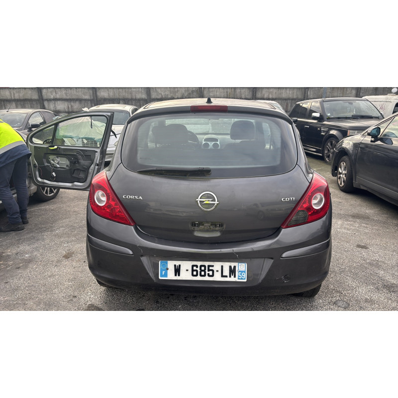 Feu arriere principal gauche (feux) OPEL CORSA D Photo n°10