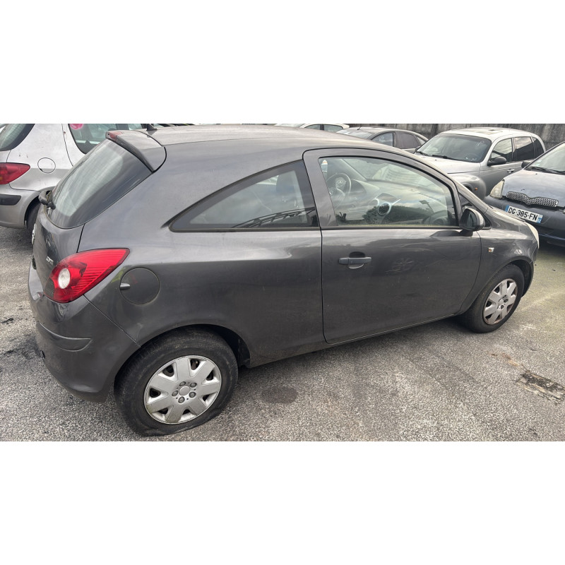 Feu arriere principal gauche (feux) OPEL CORSA D Photo n°11