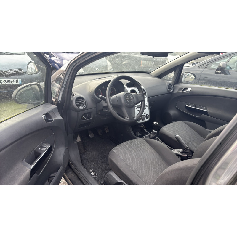 Feu arriere principal gauche (feux) OPEL CORSA D Photo n°14