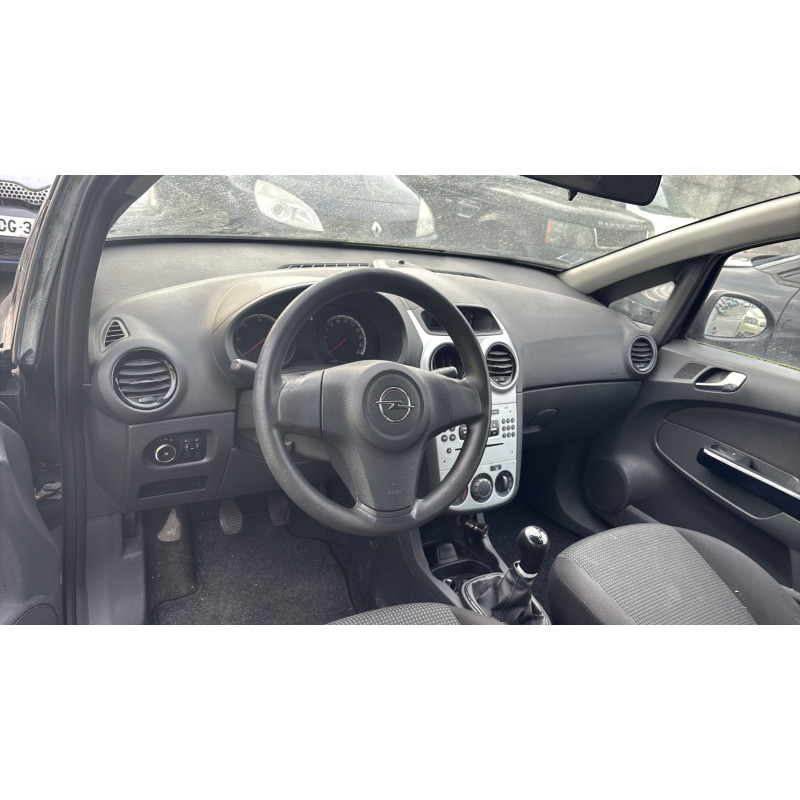 Feu arriere principal gauche (feux) OPEL CORSA D Photo n°16