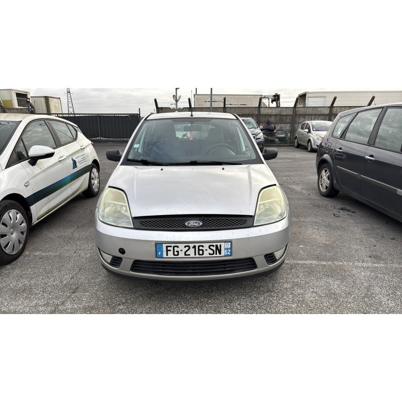 Vitre arriere gauche FORD FIESTA 5 Photo n°12