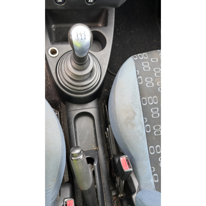 Vitre arriere gauche FORD FIESTA 5 Photo n°19