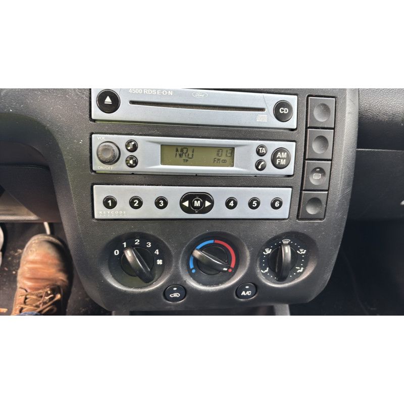 Vitre arriere gauche FORD FIESTA 5 Photo n°20