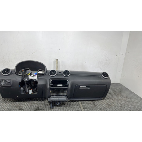 Planche de bord complete AUDI A1 1 Photo n°1