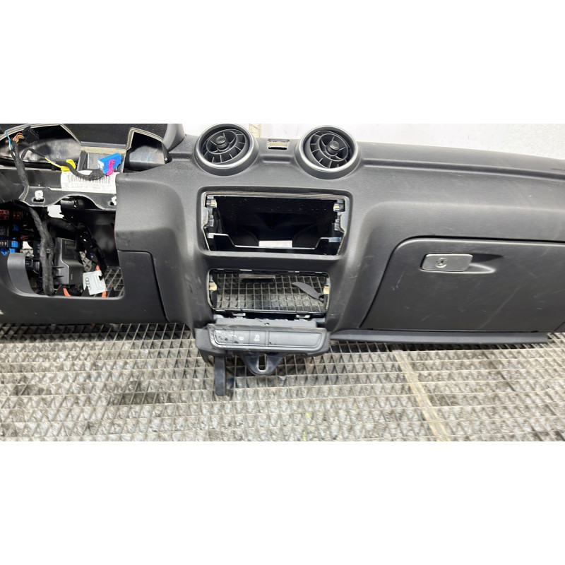Planche de bord complete AUDI A1 1 Photo n°6