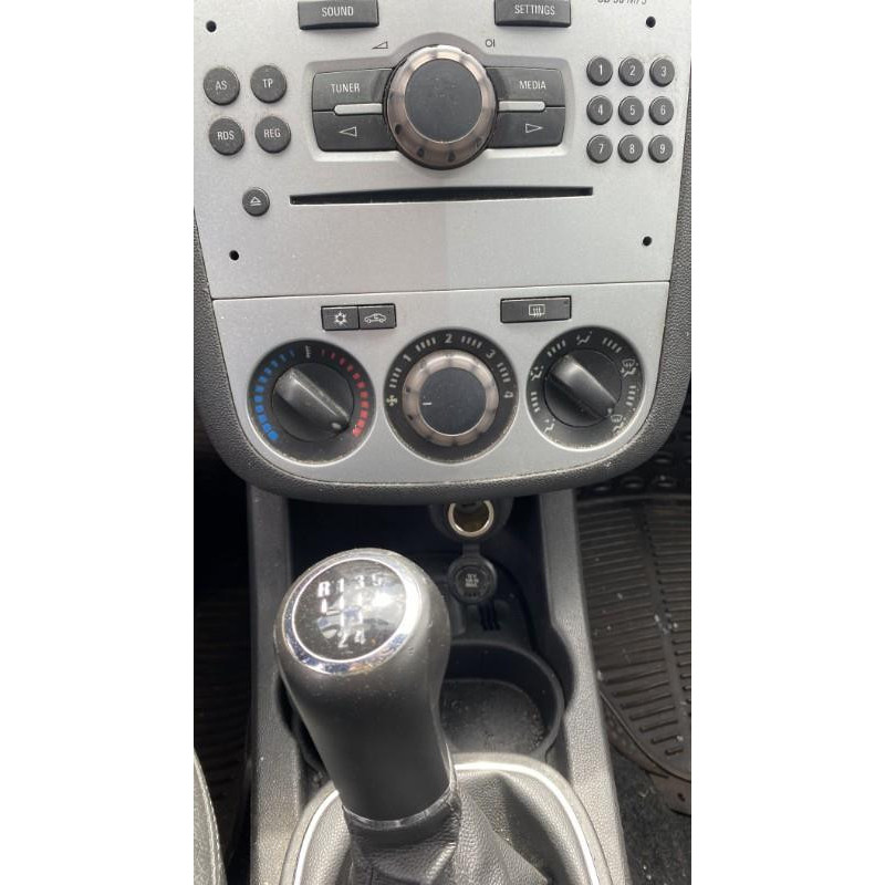 Poignee porte avant droit OPEL CORSA D Photo n°9