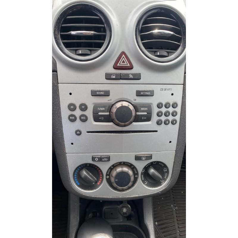 Poignee porte avant droit OPEL CORSA D Photo n°11