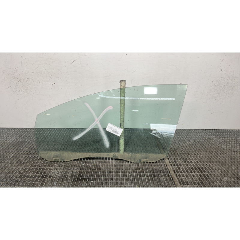 Vitre avant gauche VOLKSWAGEN GOLF PLUS Photo n°1
