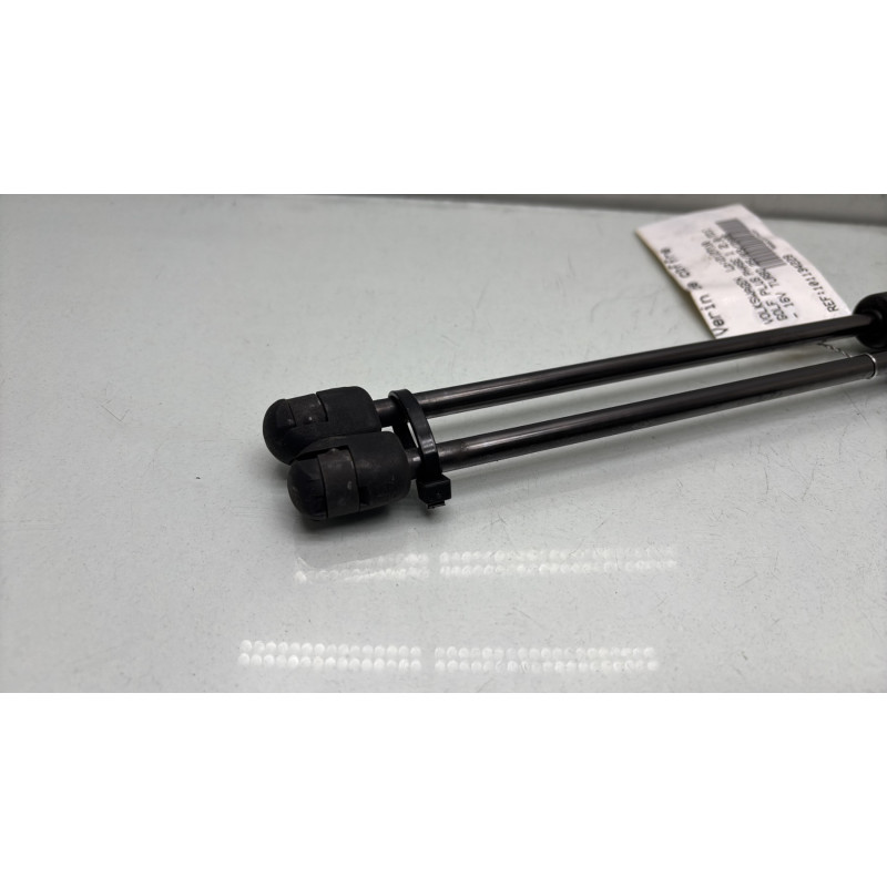 Verin de coffre VOLKSWAGEN GOLF PLUS Photo n°3