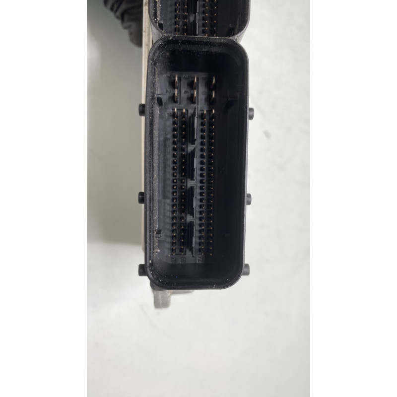 Calculateur moteur VOLKSWAGEN GOLF PLUS Photo n°5