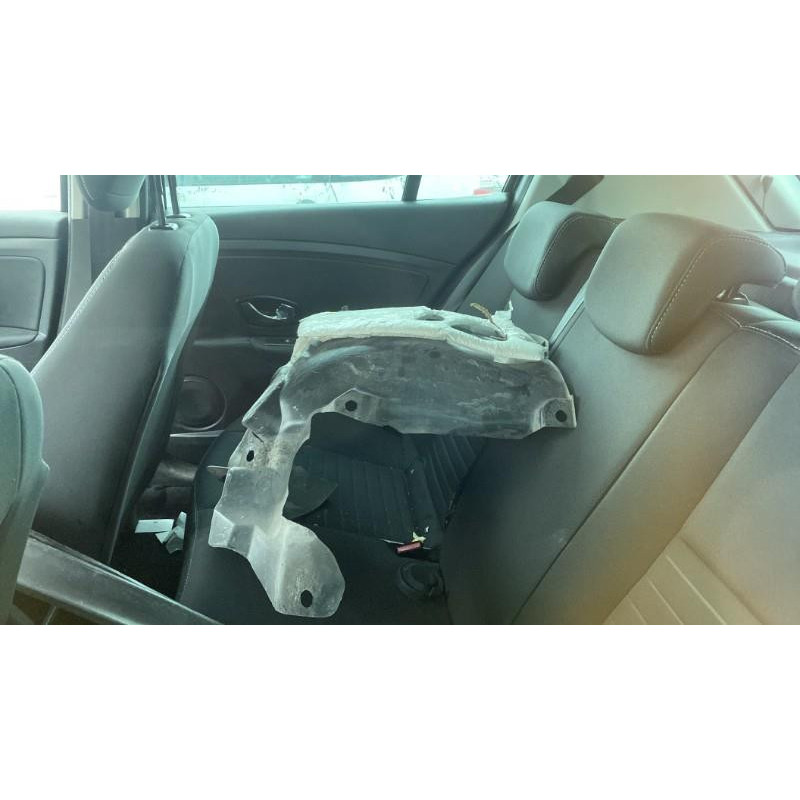 Verin de coffre RENAULT MEGANE 3 Photo n°8
