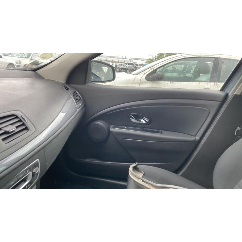 Verin de coffre RENAULT MEGANE 3 Photo n°13