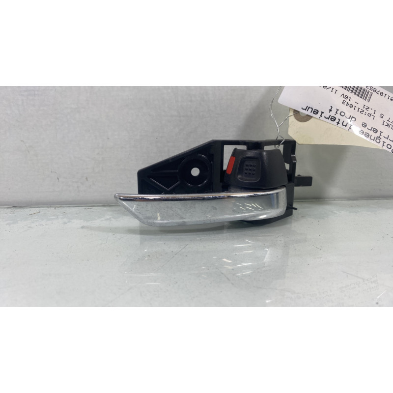 Poignee interieur arriere droit SUZUKI SWIFT 5 Photo n°1