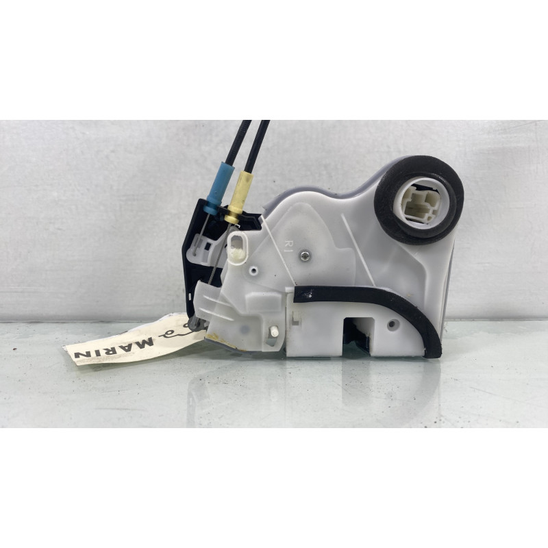 Serrure arriere droit SUZUKI SWIFT 5 Photo n°4